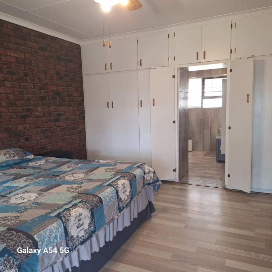 4 Bedroom Property for Sale in Hartenbos Heuwels Western Cape